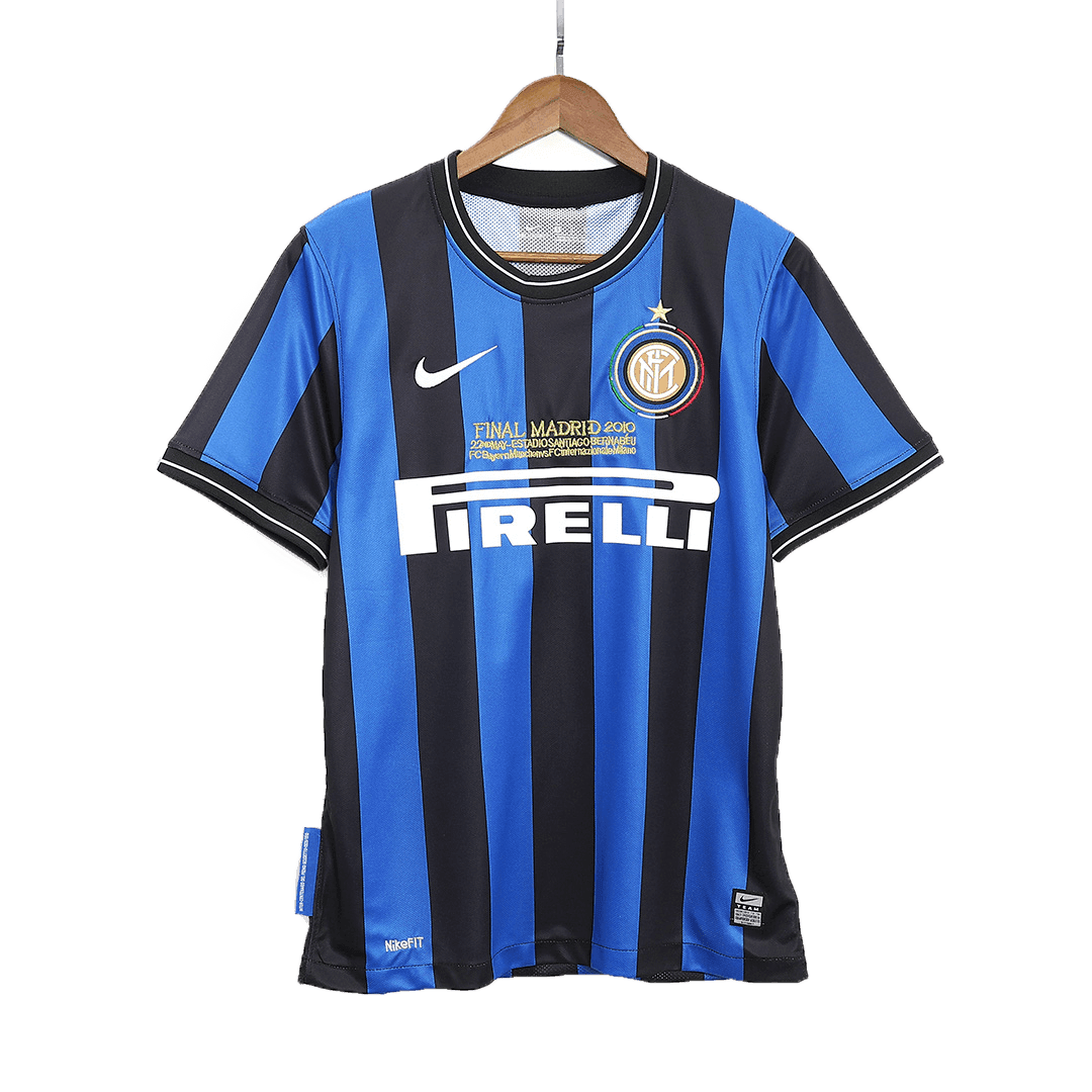 Męska domowa koszulka piłkarska Retro 2009/10 Inter Mediolan - UCL Final - Topowe Koszulki Pilkarskie Sklep Internetowy