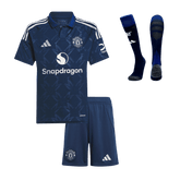 Dziecięcy zestaw koszulek piłkarskich Manchester United (koszulka+spodenki+skarpety) 2024/25 - Topowe Koszulki Pilkarskie Sklep Internetowy