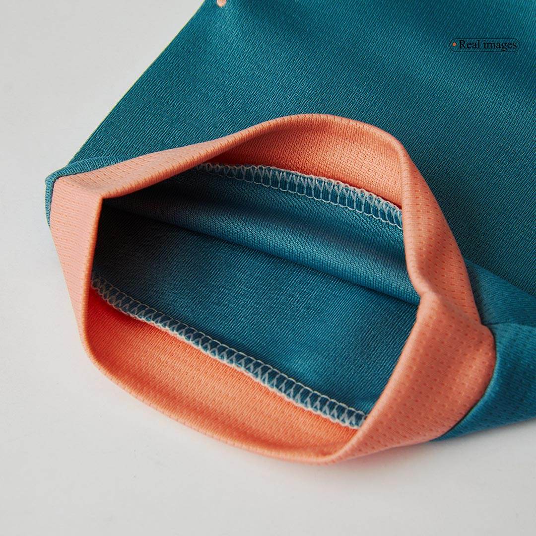 Wysokiej jakości komplet koszulek piłkarskich Manchester City Fourth Away (koszulka + spodenki) 2024/25 dla dzieci - Topowe Koszulki Pilkarskie Sklep Internetowy